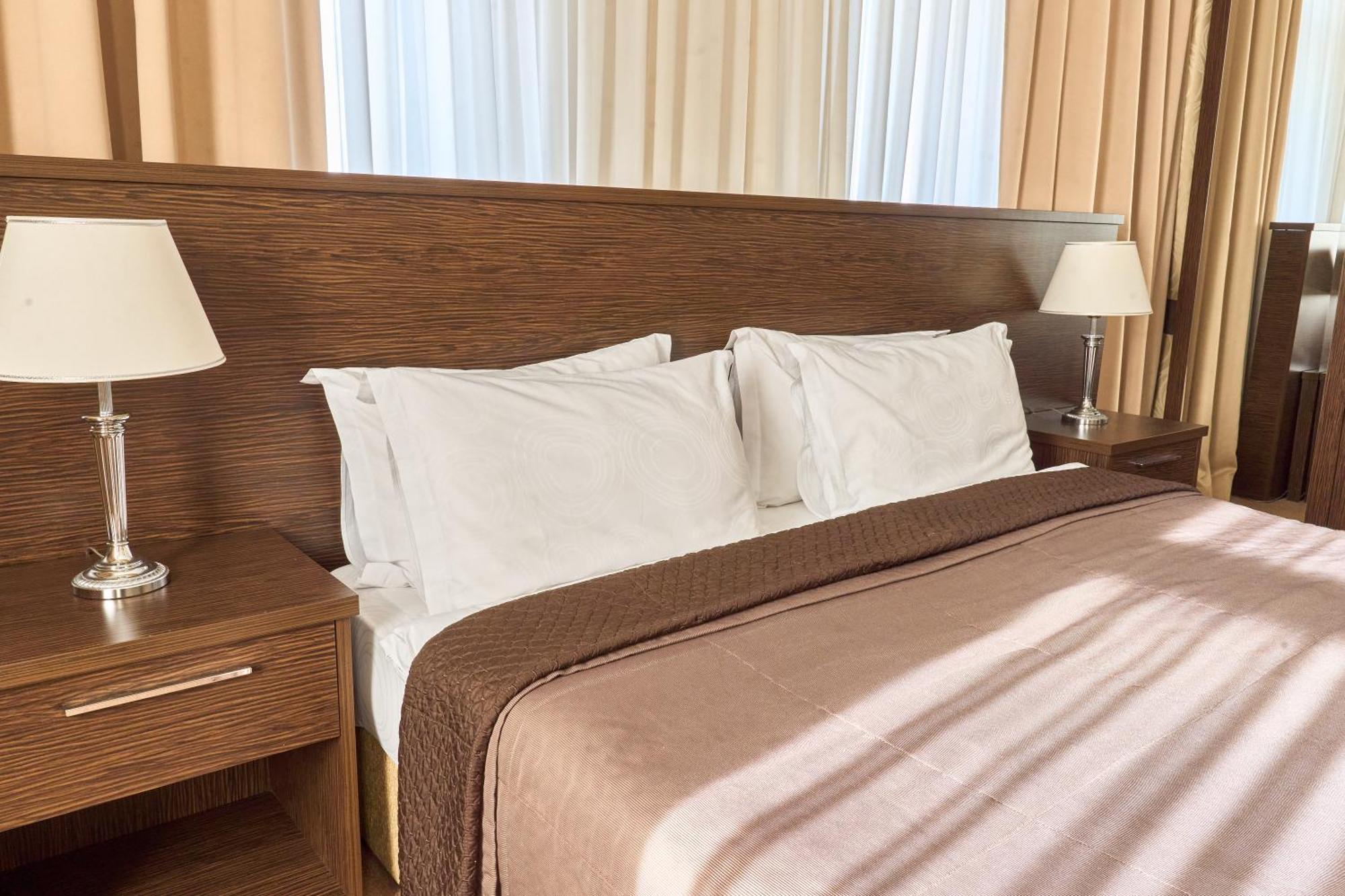 Kainar Hotel Tsjimkent Eksteriør bilde