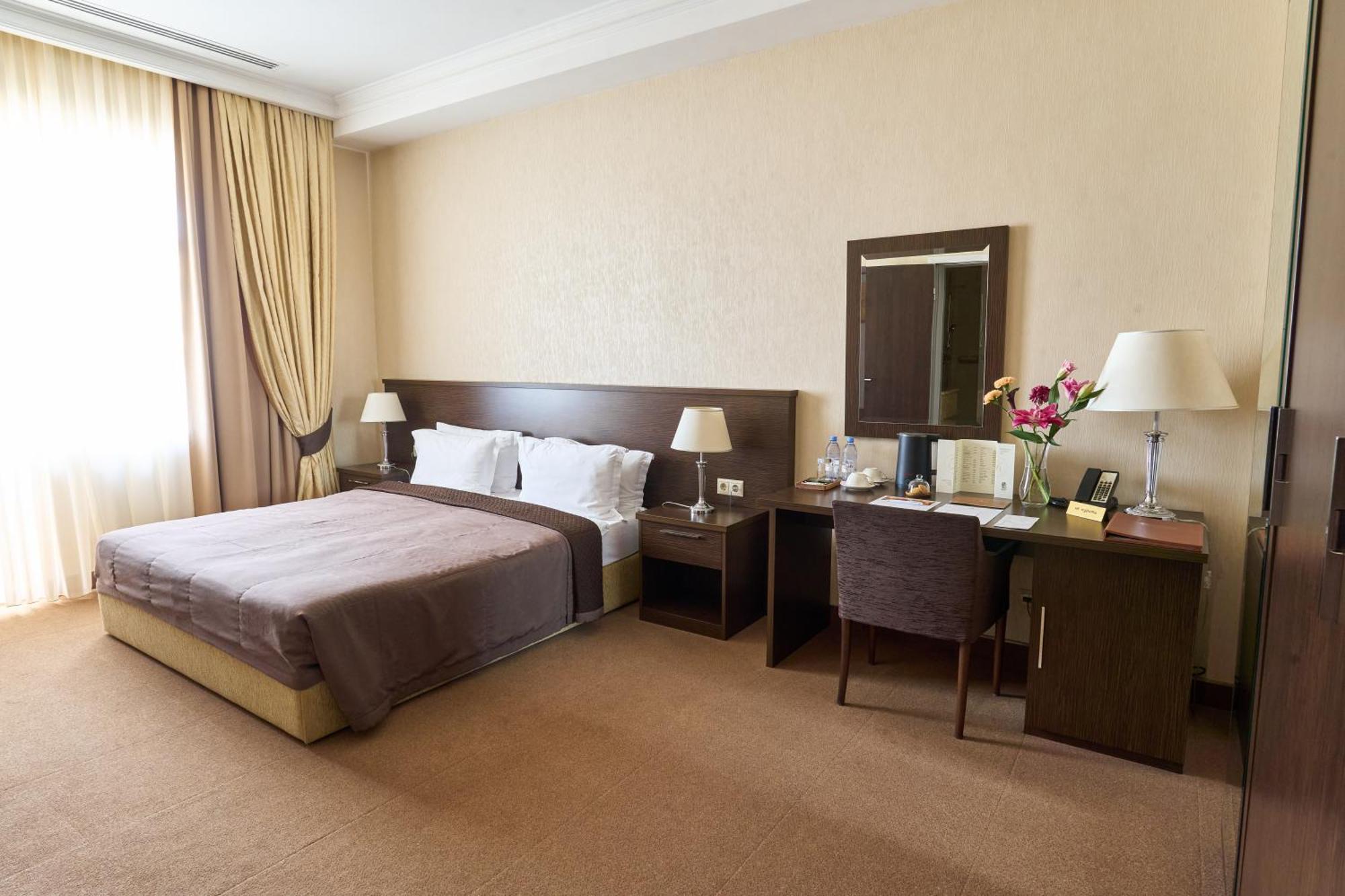 Kainar Hotel Tsjimkent Eksteriør bilde