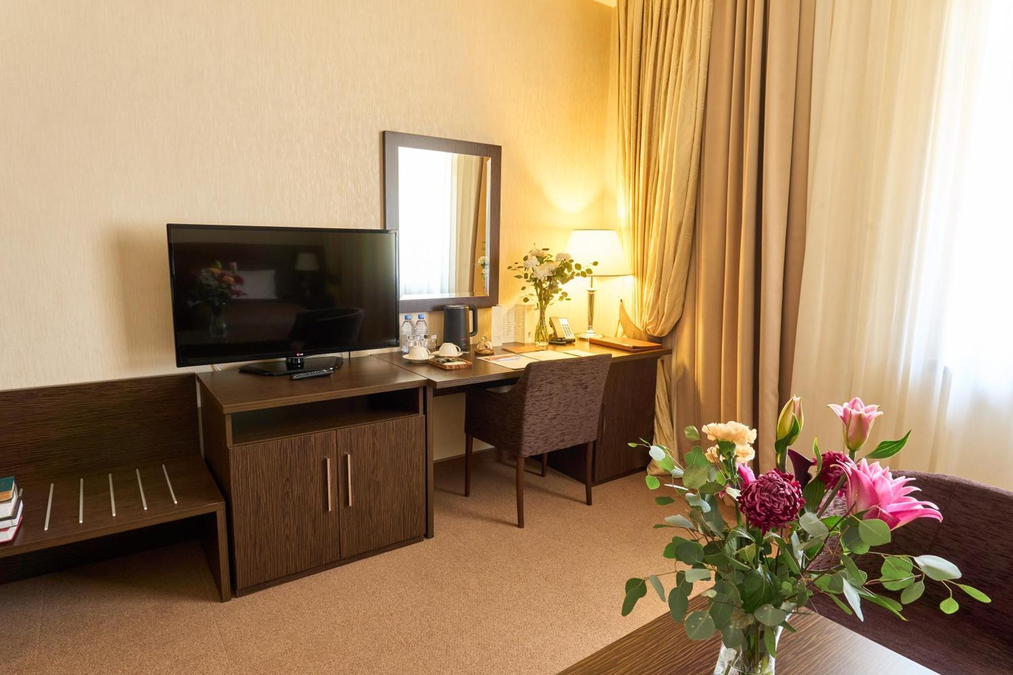Kainar Hotel Tsjimkent Eksteriør bilde